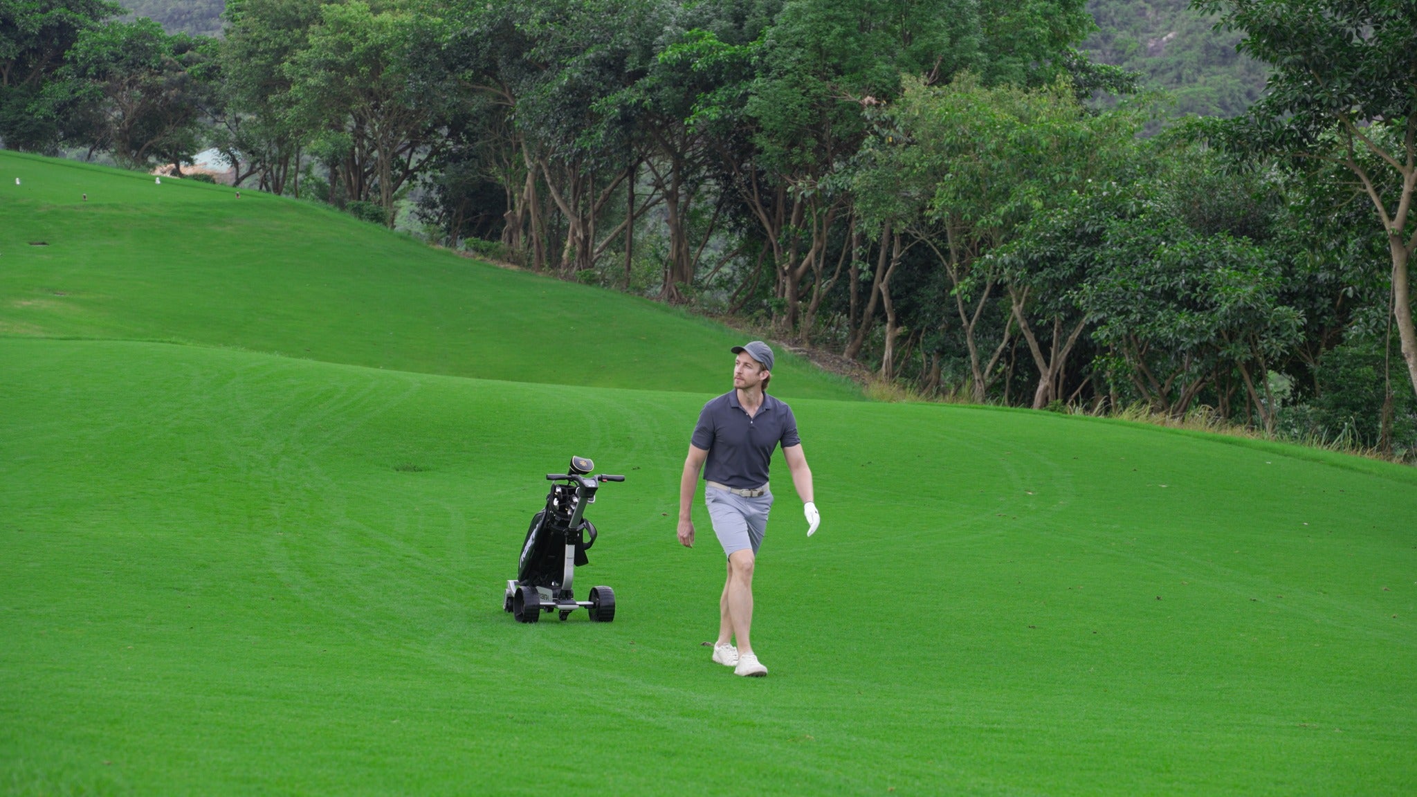 Robera Pro Ai-Powered Follow/Remote Electric Golf Caddy